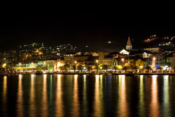Fototapeta na wymiar Makarska w nocy (Chorwacja)