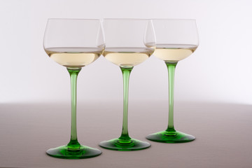 Vin blanc en diagonal