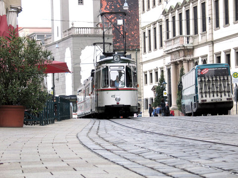 Stra&szlig;enbahn 2