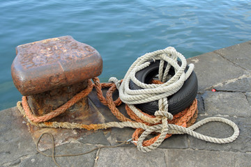 Poller, Anleger für Schiffe, Hafen