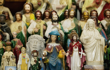 Fototapeta na wymiar Święci i Jezusa Chrystusa na ołtarzu