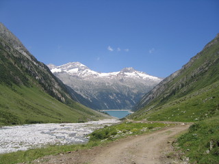 Fototapeta na wymiar Mayrhofen Bergwelt