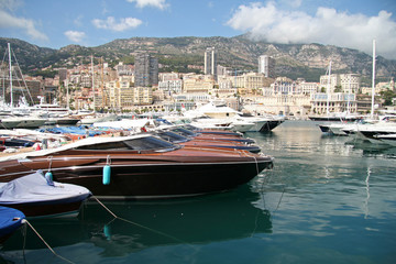 Fototapeta na wymiar Monaco vu du port