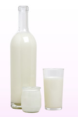 Bouteille de lait frais et produits laitiers