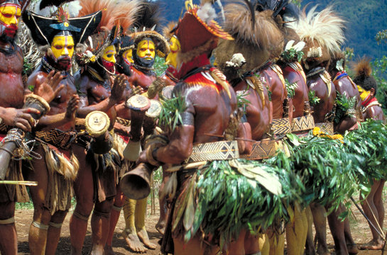Papouasie, C&eacute;r&eacute;monie-danse "sing-sing", Mount Hagen