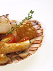 gebratene jakobsmuscheln mit pfifferlingen