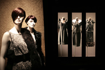 mode féminine, boutique et mannequins