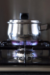 Gas hob and pan