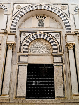 tunisian window and archs