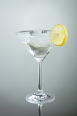 Cocktail mit Zitrone