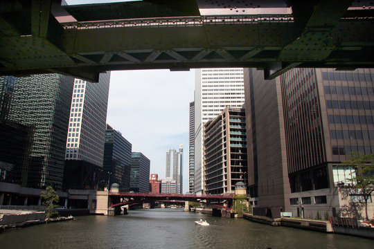 Chicago Dampferfahrt durch Hochhäuser