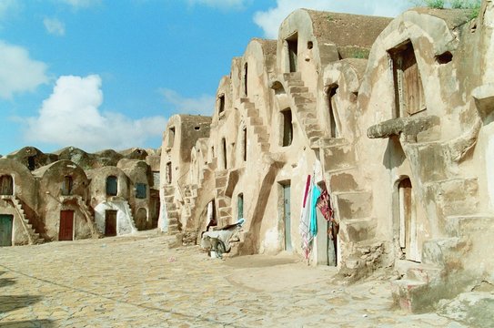 village trogloditique