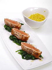 lachsfilet auf spinat
