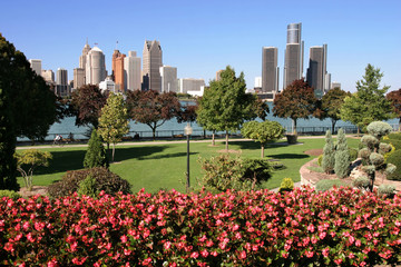 view of Detroit skyline from Windsor, Ontario - 5224617