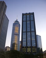 Rolgordijnen Hong Kong office buildings Evening © oblong1