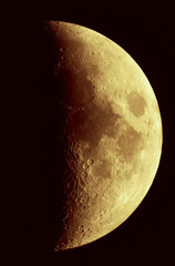The Moon in High Dynamic Range