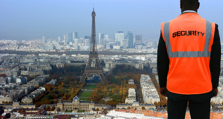 Naklejka premium Security agent surveillance in Paris