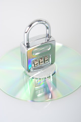 Schloss mit Zahlenkomination auf DVD