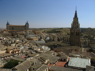 Fototapeta na wymiar Catedral y Alcazar de Toledo