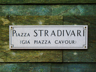Piazza Stradivari sign