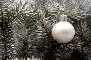 Fototapeta na wymiar Snowy christmas decoration
