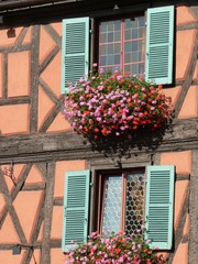 1090365 fenêtres, balconnières et colombage
