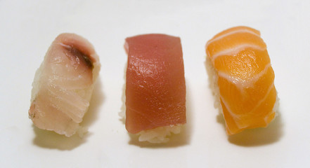trois sushis