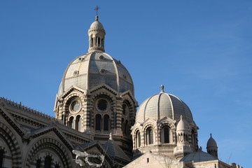 Fototapeta na wymiar Coupole de la cathédrale Sainte-Marie-Majeure à Marseille