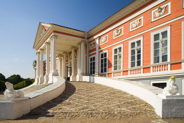 Palace at the museum-estate Kuskovo, Moscow - obrazy, fototapety, plakaty