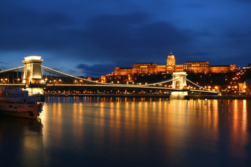 Budapest by night - obrazy, fototapety, plakaty