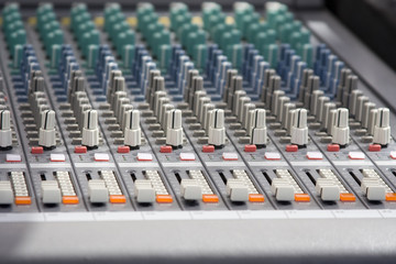 Sonorisation de spectacle, console de mixage