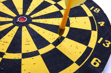 darts game action