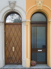 entrance doors 