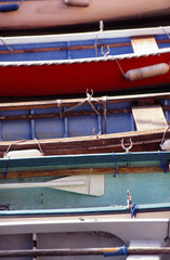 alignement des barques en bois