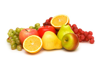 Fototapeta na wymiar Różne owoce na białym tle