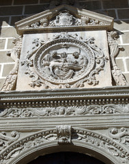 Detalle de piedra en la fahada de una Iglesia