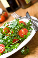 salat mit tomaten rucola parmesan olivenöl balsamico