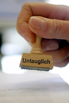 Stempel Untauglich