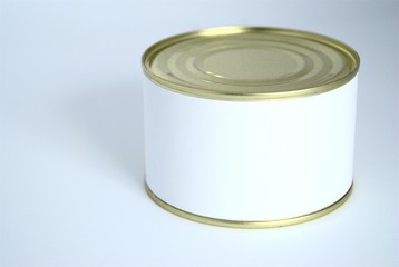 boîte de conserve avec étiquette blanche