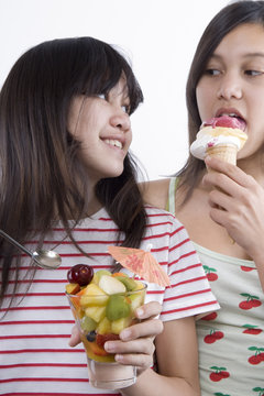 Eis und Fr&uuml;chte