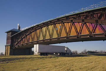 Fototapeta na wymiar Truck under Archway in Nebraska