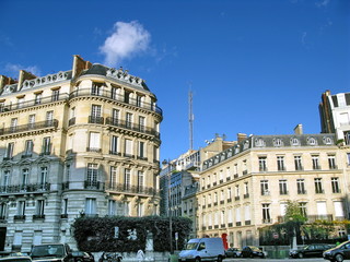 Rue de Paris, Pierre blanche et ciel bleu