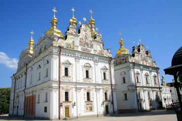 Fototapeta na wymiar Uspanskiy świątyni w Pecherskaya Ławra, Kijów, Ukraina