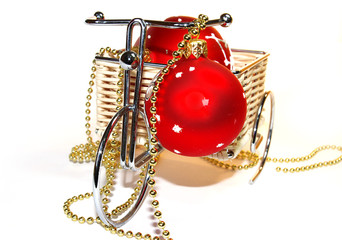 christmas decoratioт red ball and bicycle