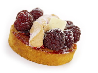 himbeer mousse tarteletts mit baiser