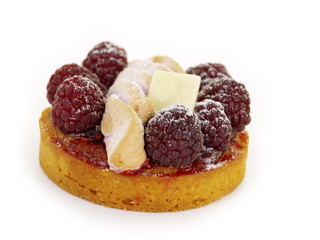 himbeer mousse tarteletts mit baiser