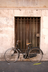 Fototapeta na wymiar bicicletta,roma