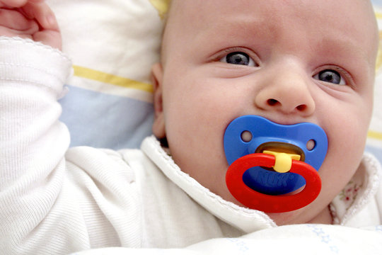  Baby mit blauen Augen