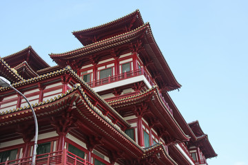 Fototapeta na wymiar Architectural detail of traditional chinese temple rooftop 