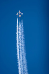 F-16 Thunderbird jets flying in formation